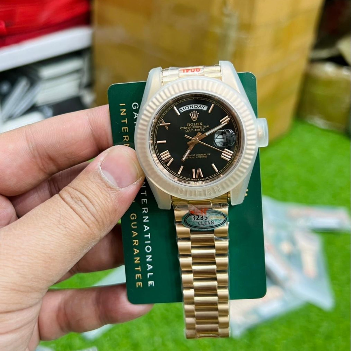 Rolex Day-Date|Flashing Black Dial|Rose Gold|Roman Numbers|